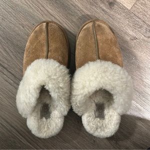 UGG platform slippers size 8